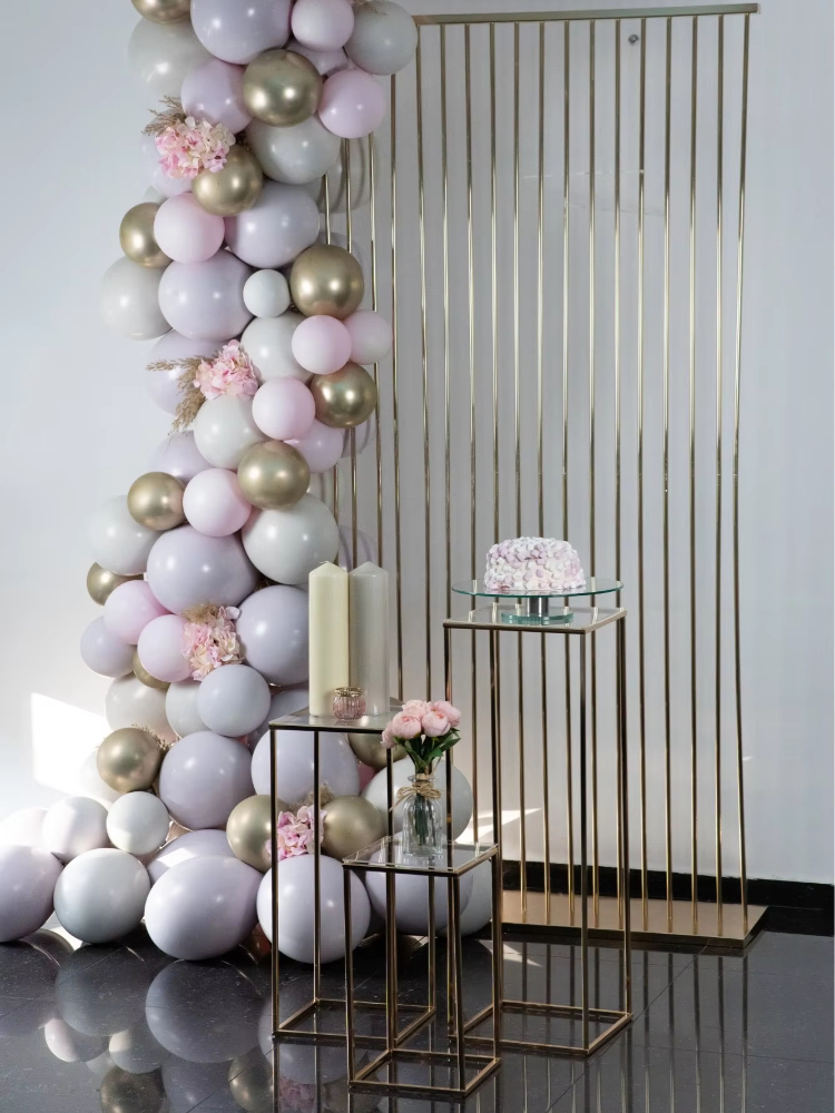 Shiny Gold Metal Frame Flower  - đánh giá và giá Dessert Table Backdrop